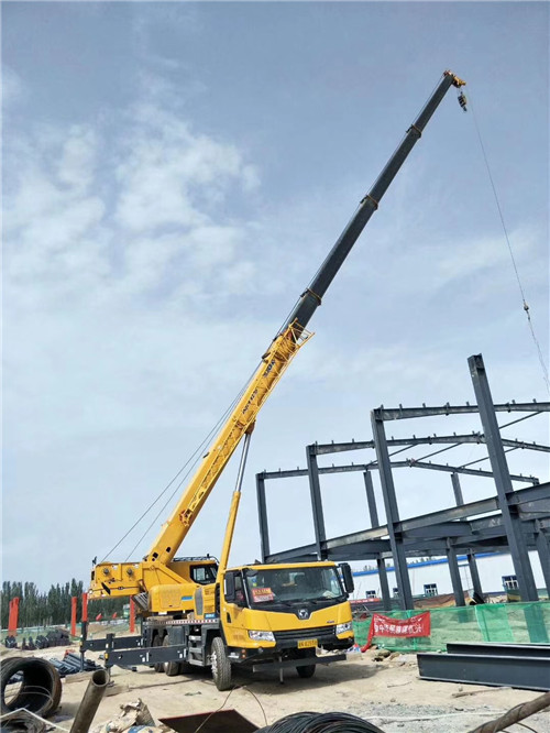 岳西县超高层建筑钢结构吊装案例